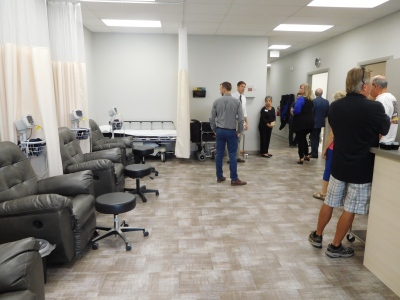 Desert Pain Specialist Ribbon Cutting